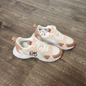 Women's Deyoung Chunky SneakersDKNY Women's Cream and White Sneakers